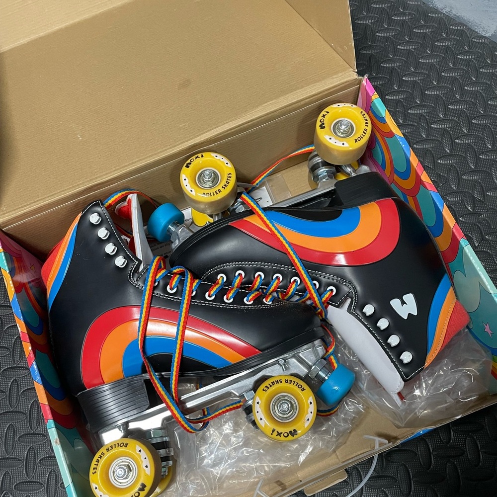 Moxi Skates and Pads